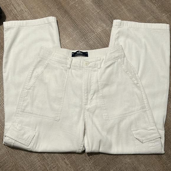 Hollister - Picture 2 of 5